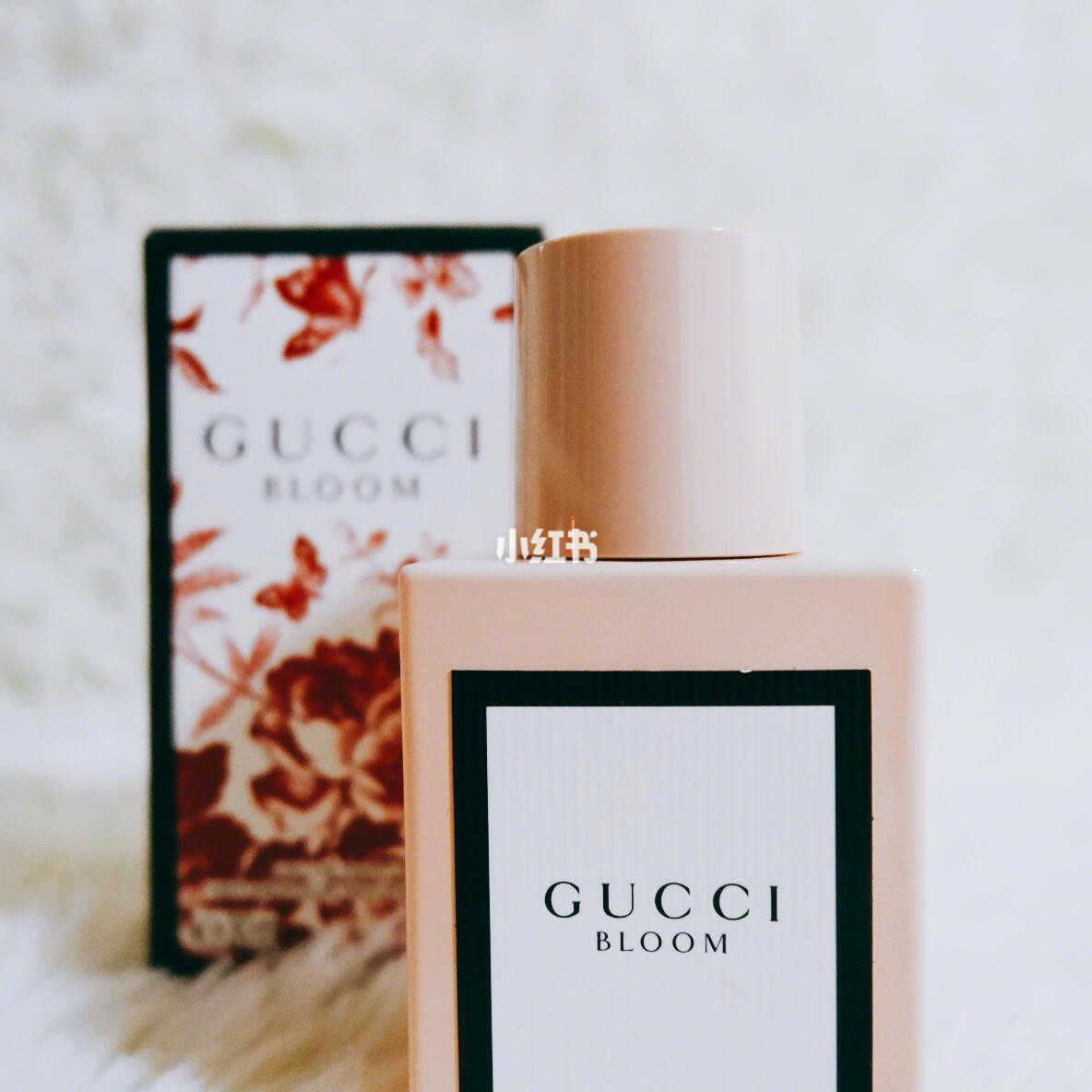 Gucci Bloom香水 要说入手这瓶香水的最大原因，那一定是因为高颜值的粉色瓶身了。 